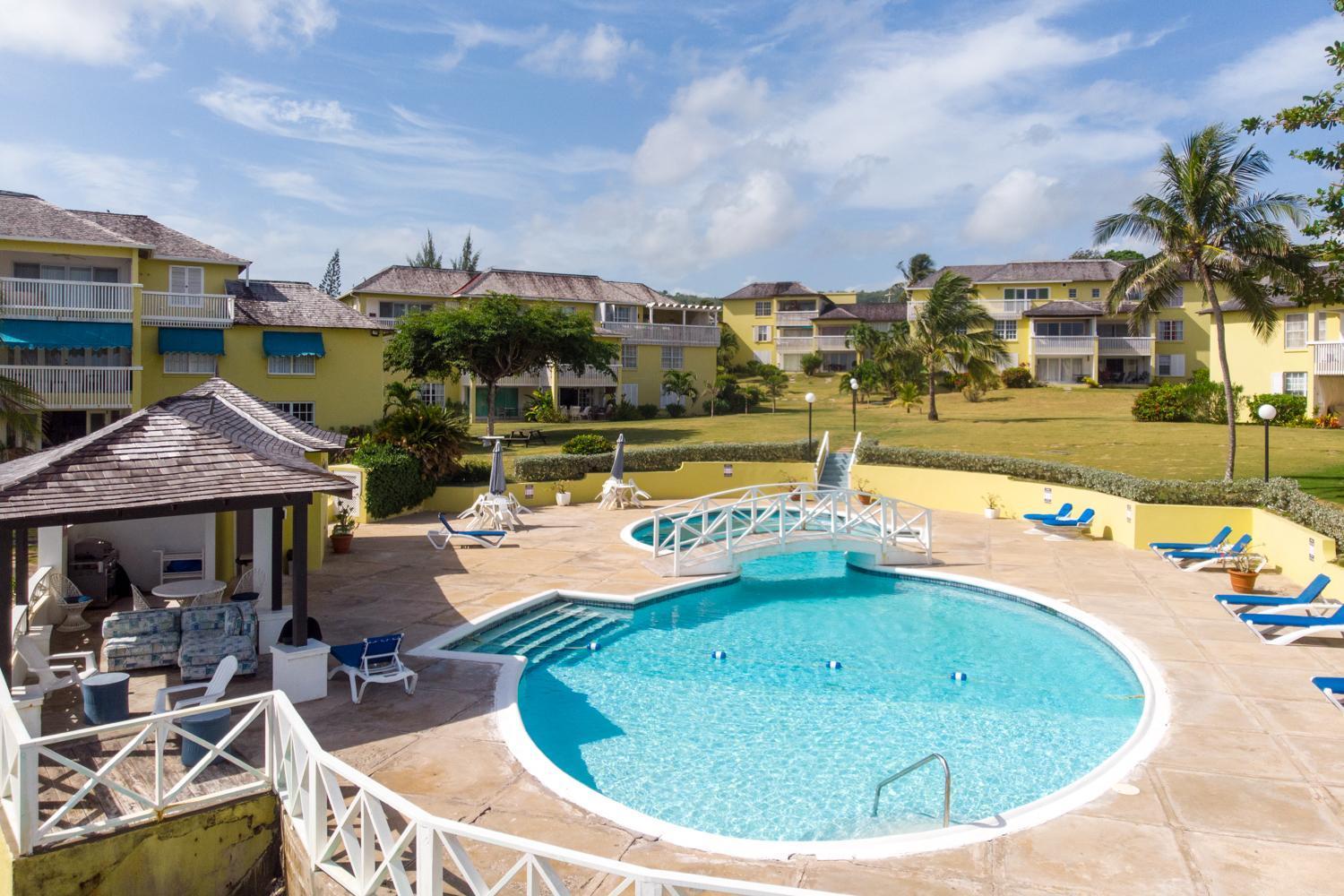 Jamaica Time Driftwood At Sea Palms 3Br 3Ba Condo In Ocho Rios With Pool And Beach Front With Views Only 10 Mins From Ochi Intl Airport Direct Flight From Miami Saint Maryʼs Exterior foto