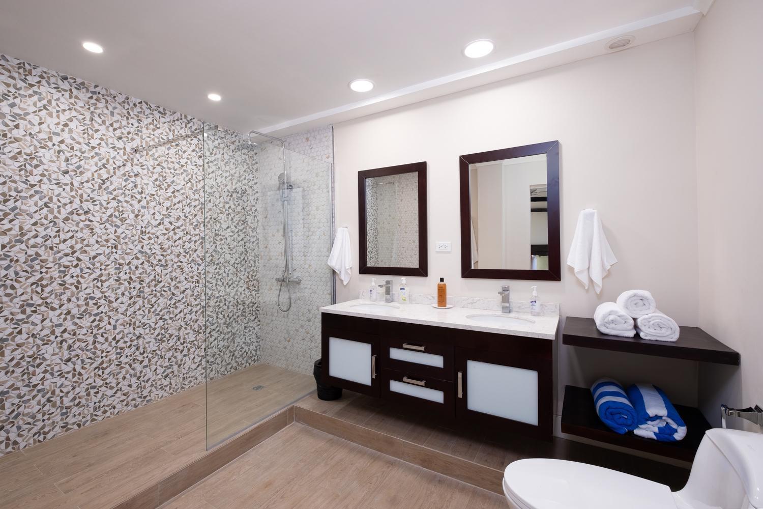 Jamaica Time Driftwood At Sea Palms 3Br 3Ba Condo In Ocho Rios With Pool And Beach Front With Views Only 10 Mins From Ochi Intl Airport Direct Flight From Miami Saint Maryʼs Exterior foto